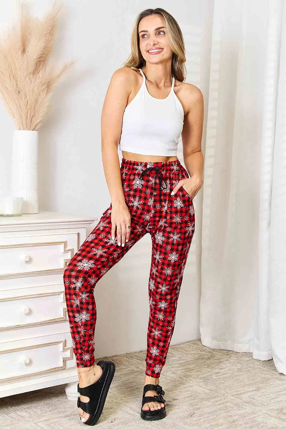 Leggings Depot Full Size Holiday Snowflake Print Joggers