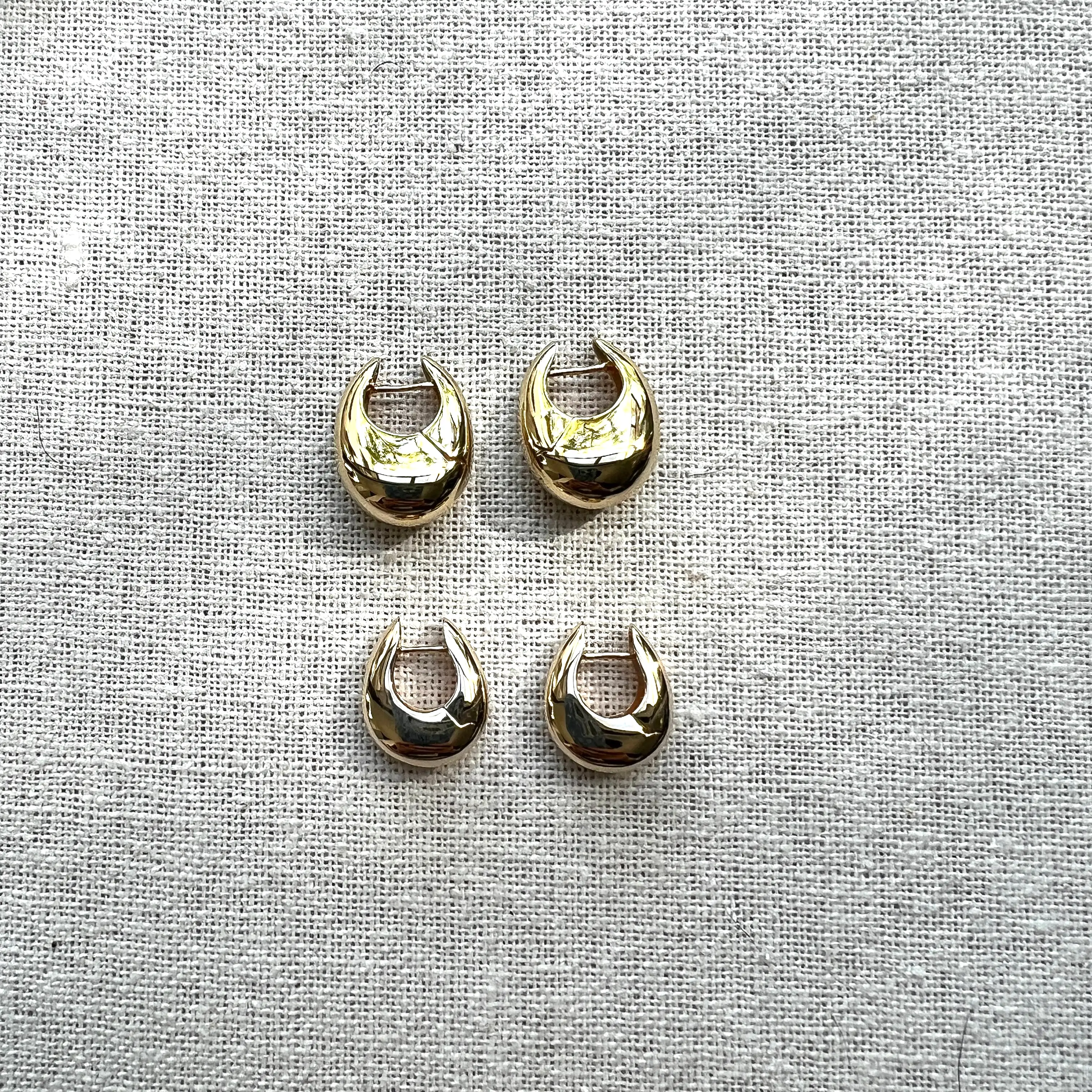 Sloping Hinge Hoops Small, Gold